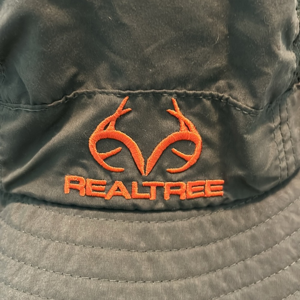 RealTree Camouflage Green and Orange Logo Bucket hat with chin/neck strap OS - Picture 2 of 8